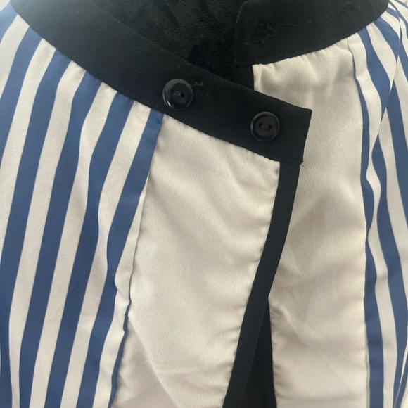 Women’s Mustard Seed size M long sleeve cut out shoulder open back blouse. - Picture 9 of 10